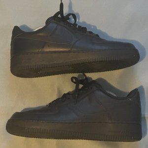 Mens Black Air force 1's Low